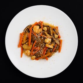 Лапша з овочами ( 700г )